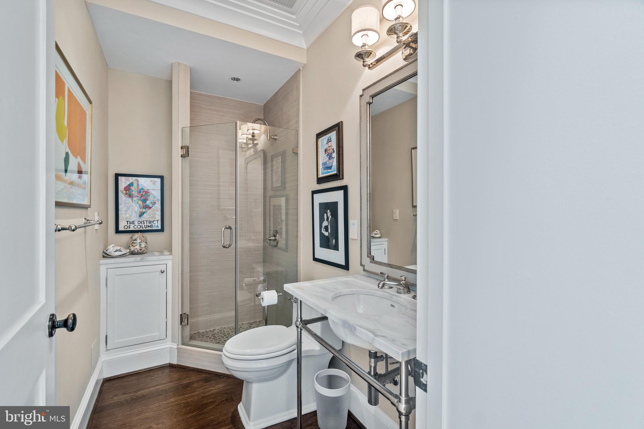 3017 Dumbarton St NW