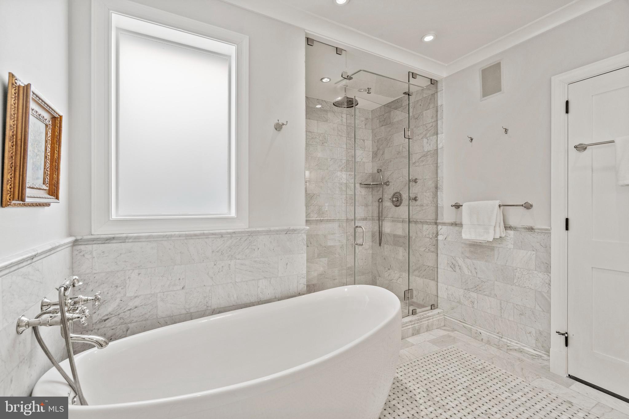 3017 Dumbarton St NW