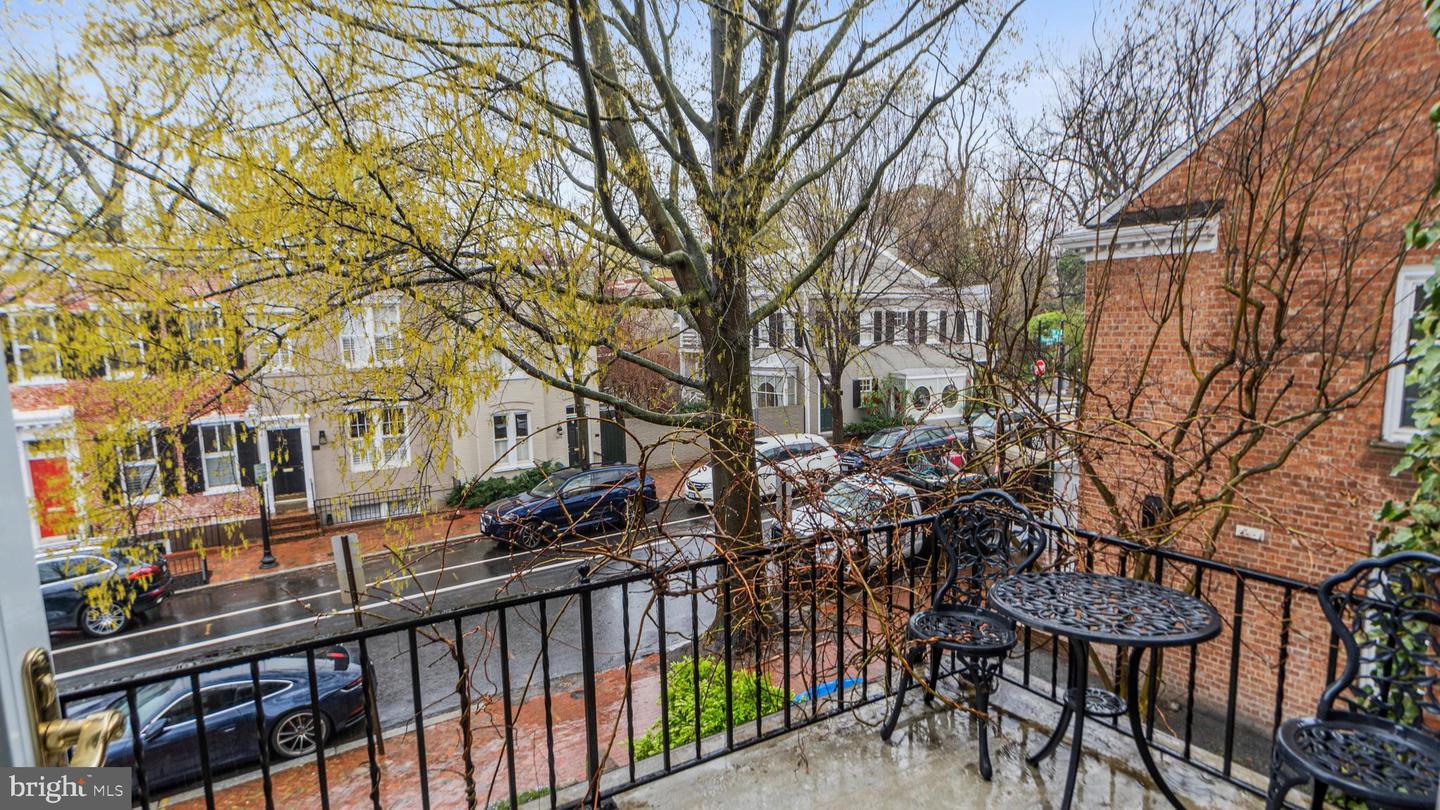 1667 34th St NW