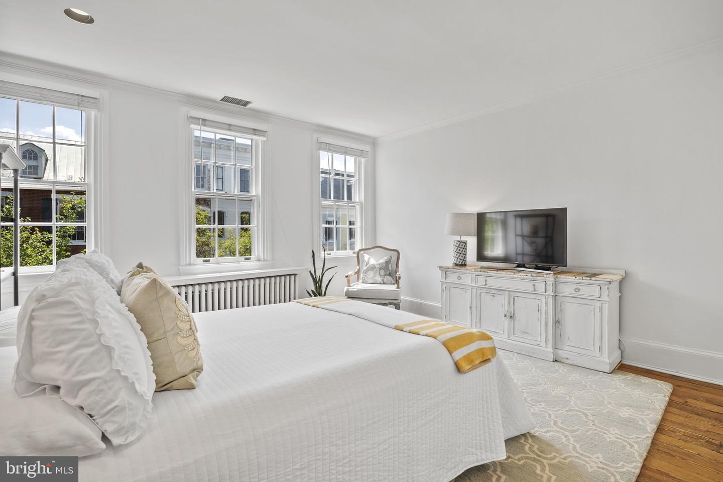2821 N St NW