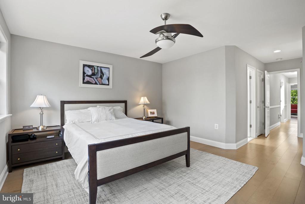 1115 Oates St NE