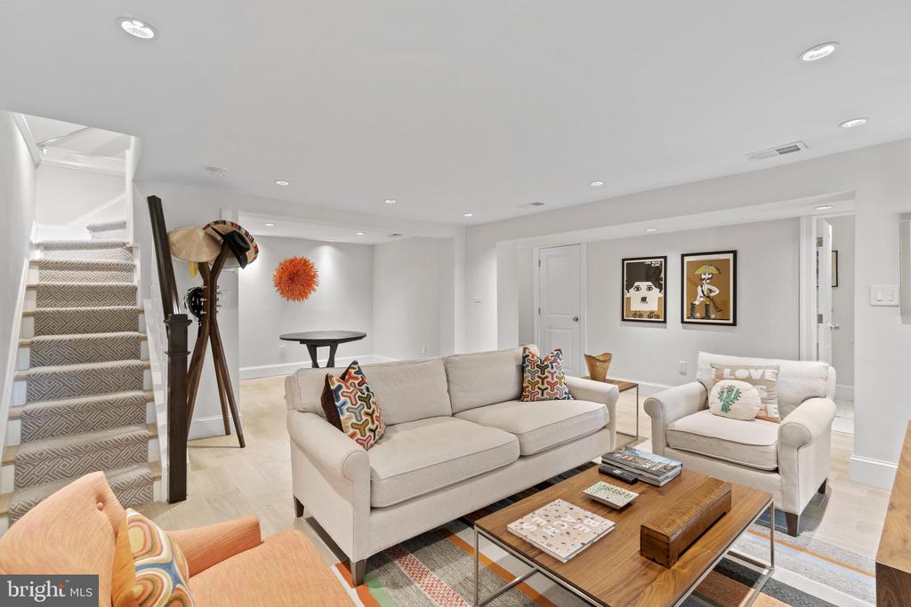 3310 P St NW