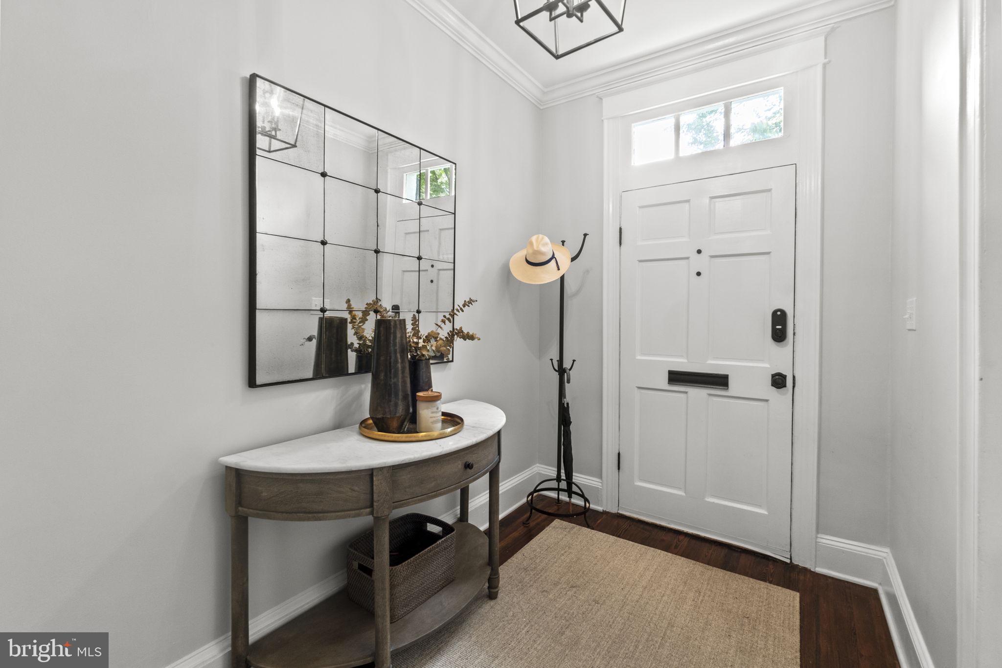 3025 Cambridge Pl NW