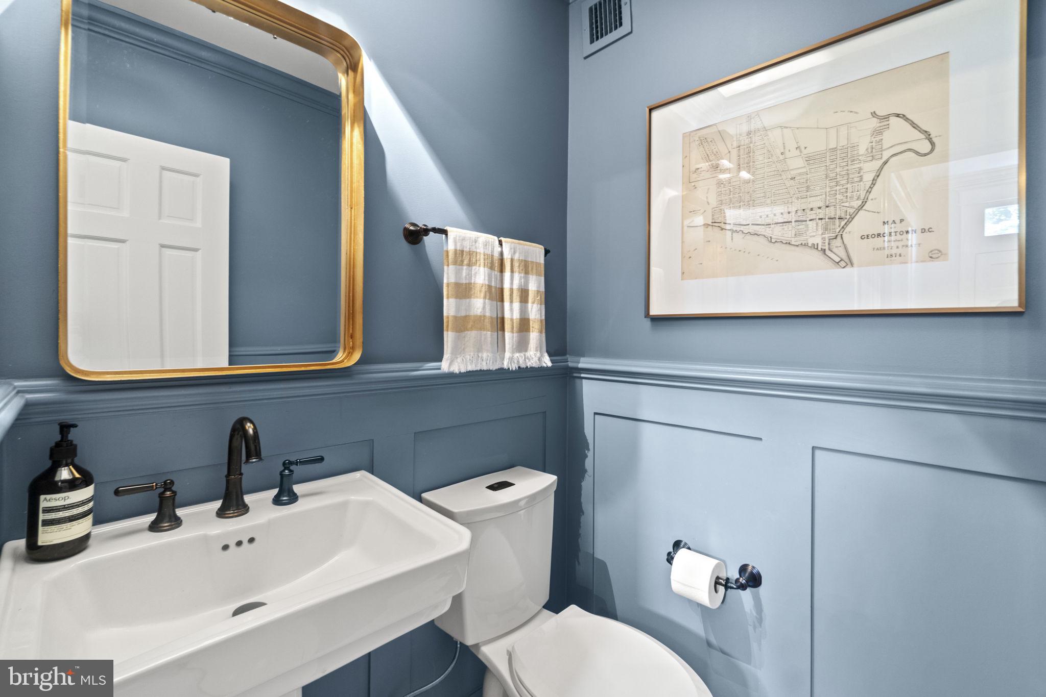 3025 Cambridge Pl NW