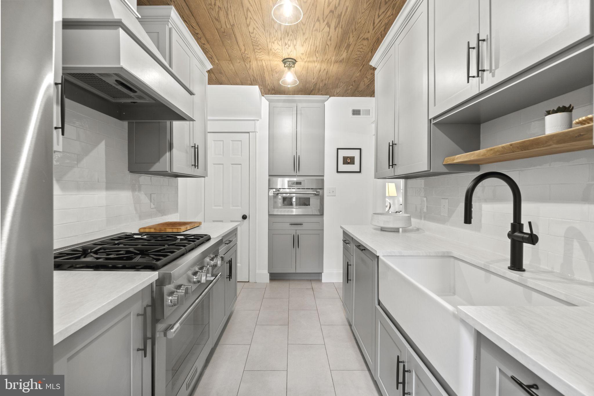 3025 Cambridge Pl NW