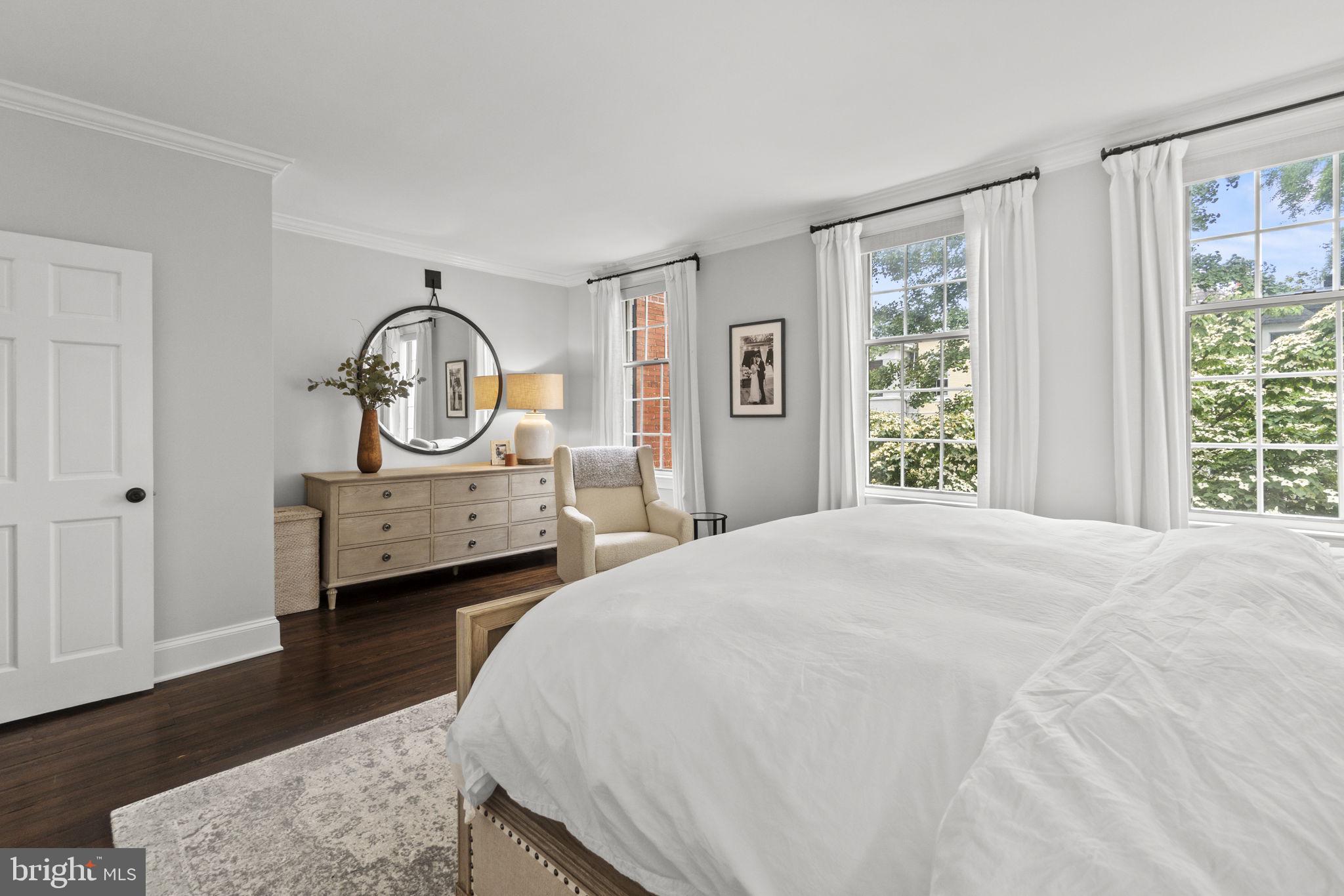 3025 Cambridge Pl NW