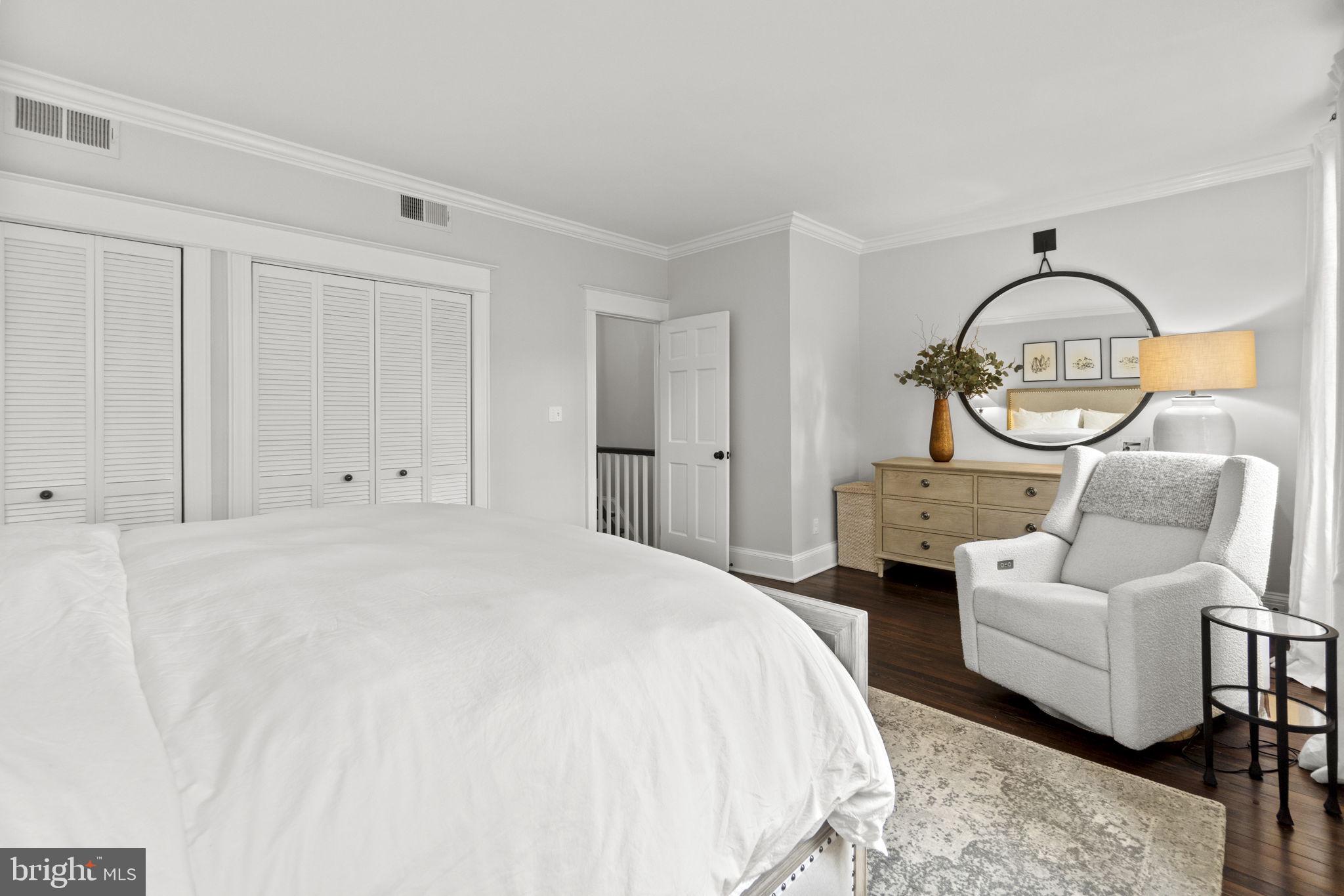 3025 Cambridge Pl NW