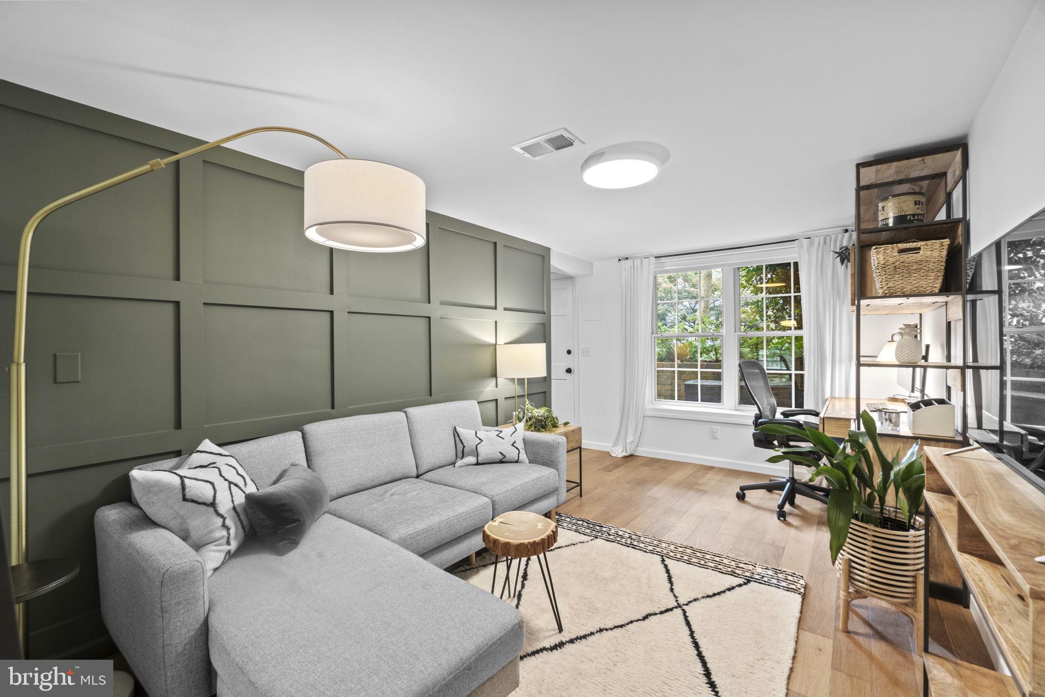 3025 Cambridge Pl NW