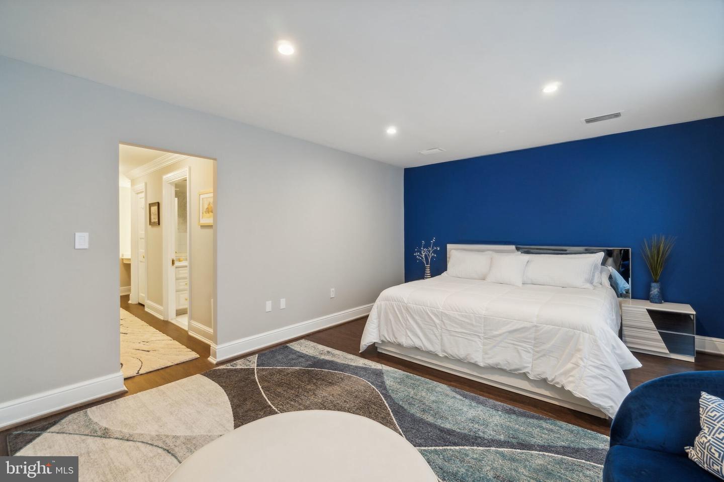 3030 K St NW #203