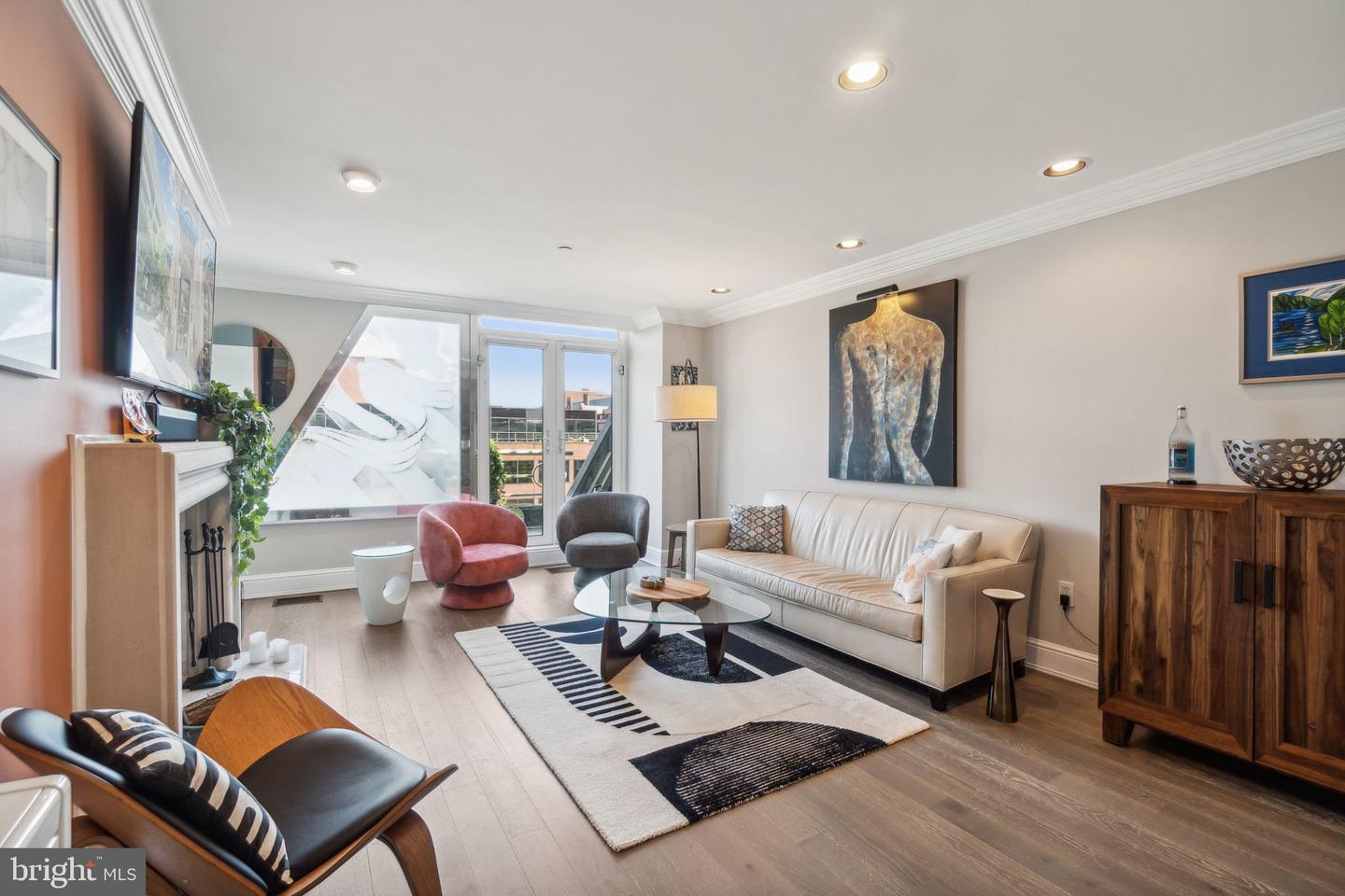3030 K St NW #203