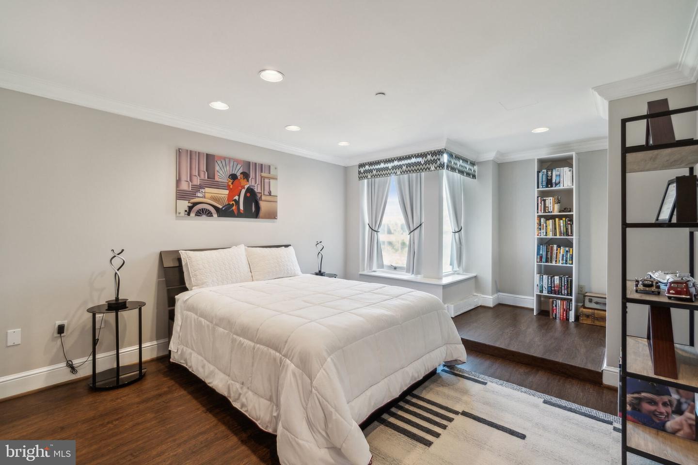 3030 K St NW #203