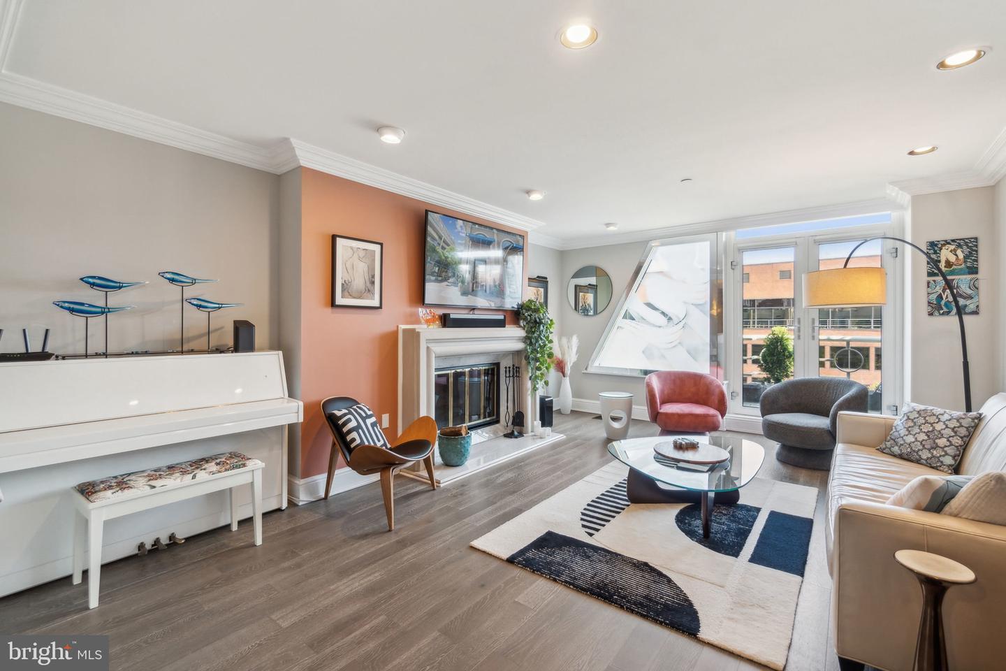 3030 K St NW #203