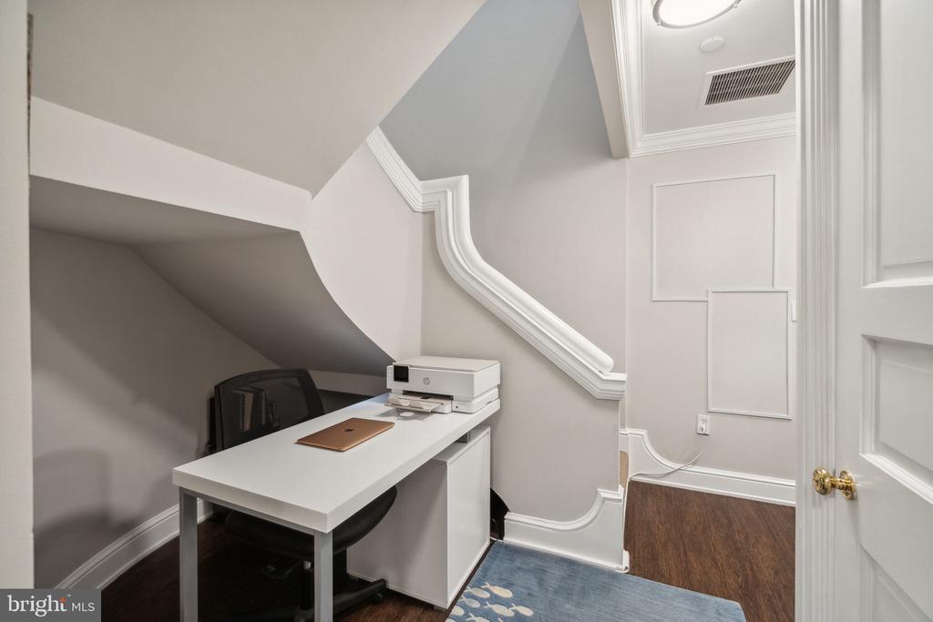 3030 K St NW #203
