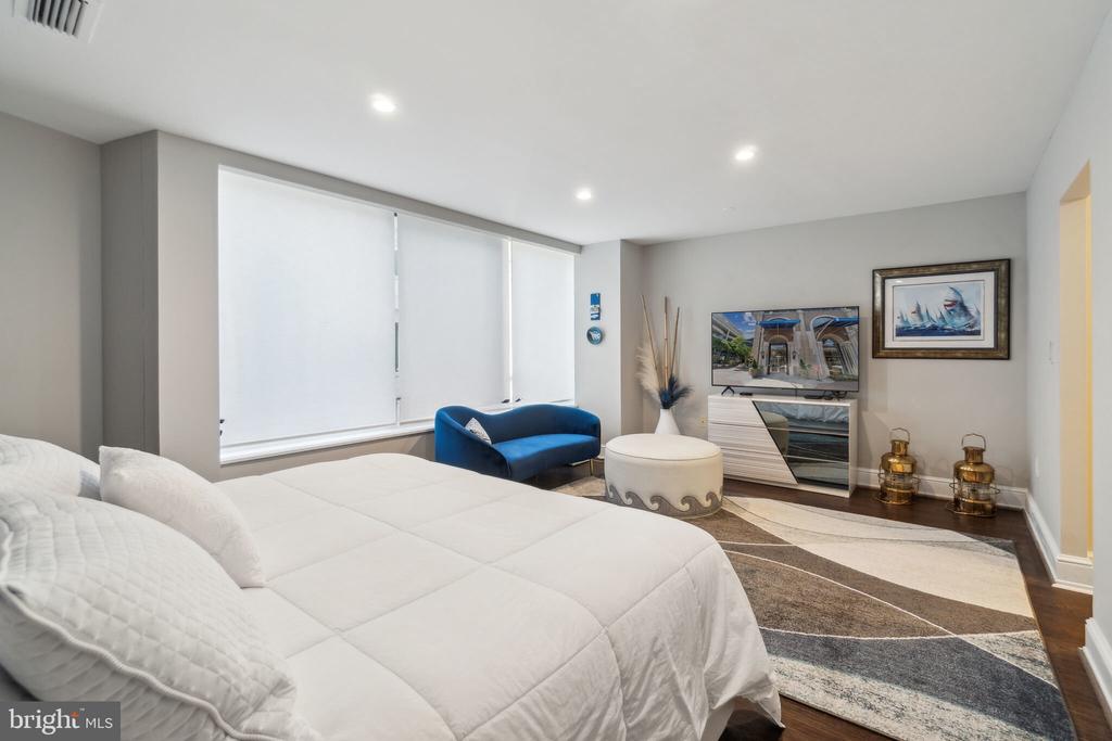 3030 K St NW #203