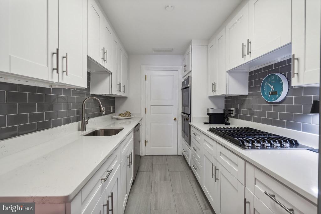 3030 K St NW #203