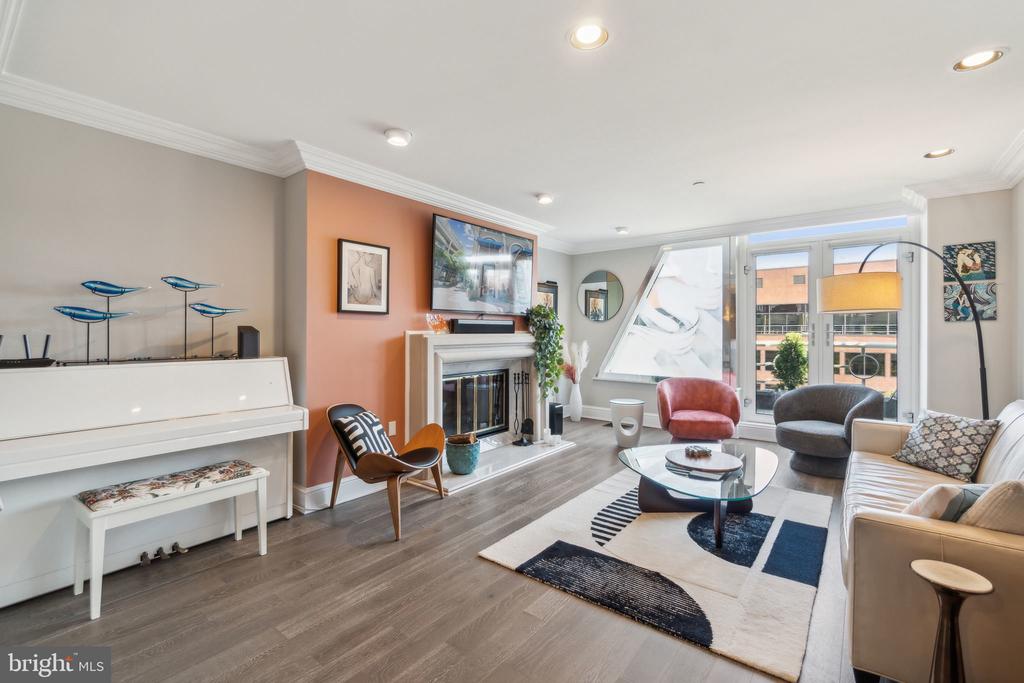 3030 K St NW #203