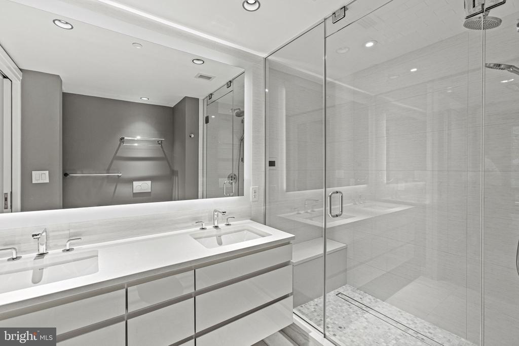 2501 M St NW #206