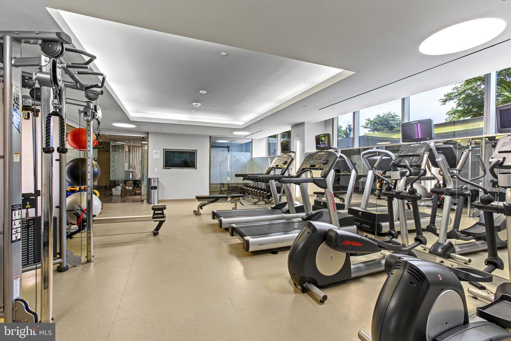 2501 M St NW #206