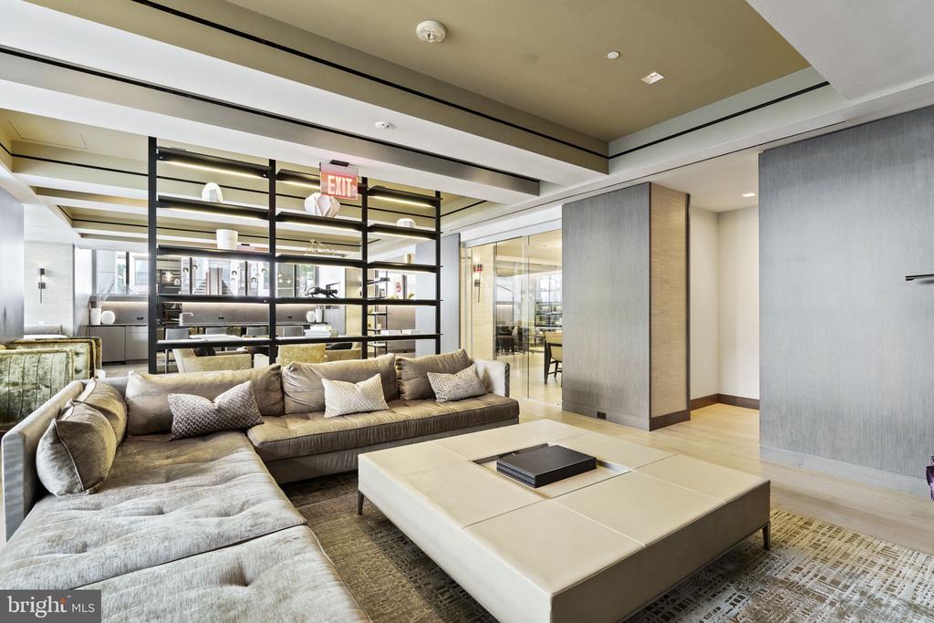 2501 M St NW #206