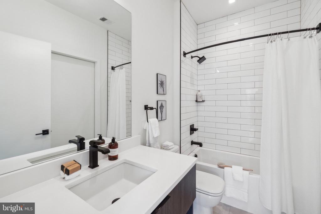 801 N St NW #301