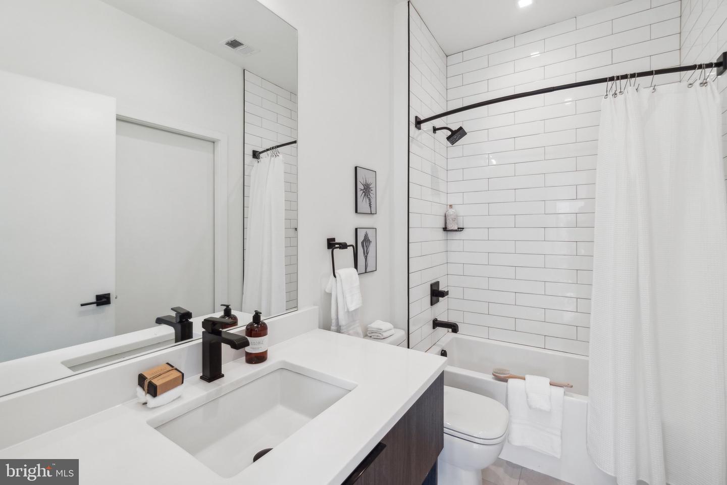 801 N St NW #301