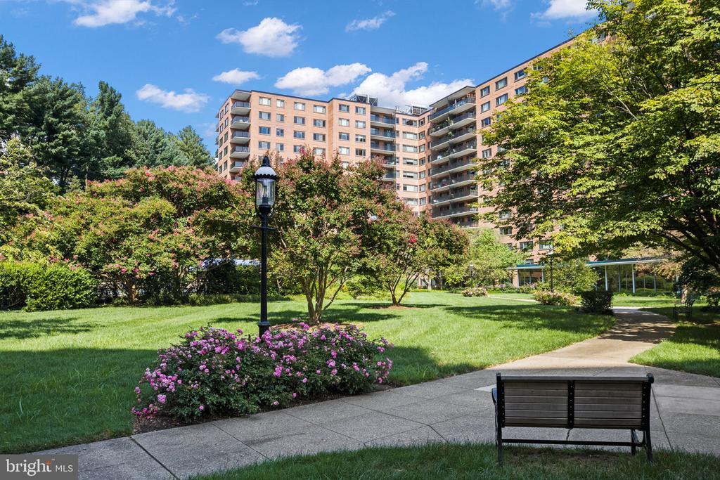 4201 Cathedral Ave NW #1103w