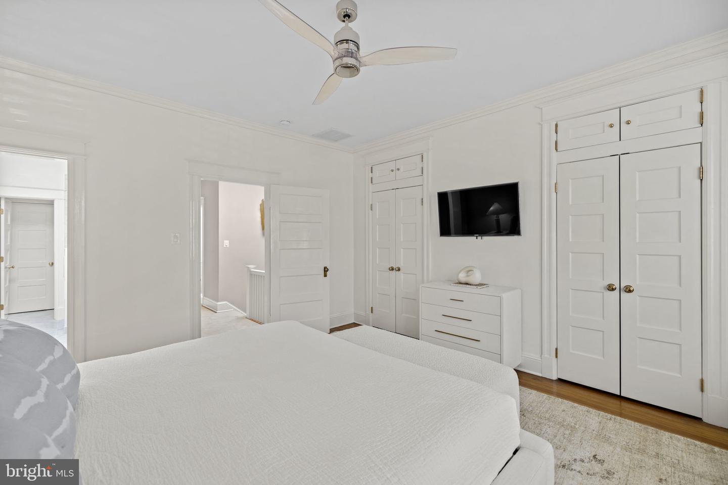 1425 33rd St NW