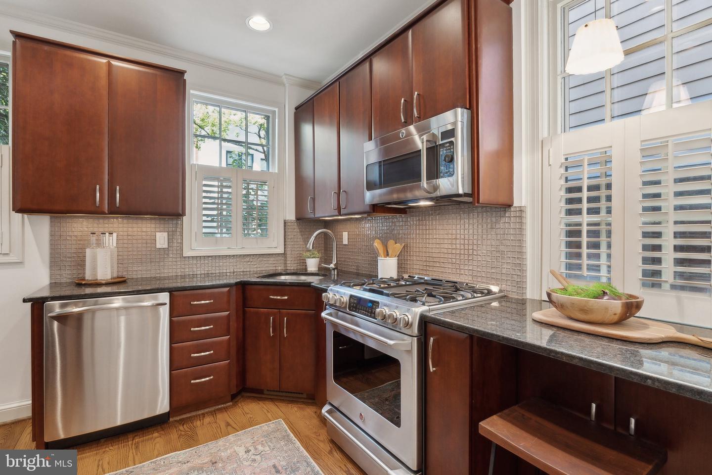 1621 34th St NW
