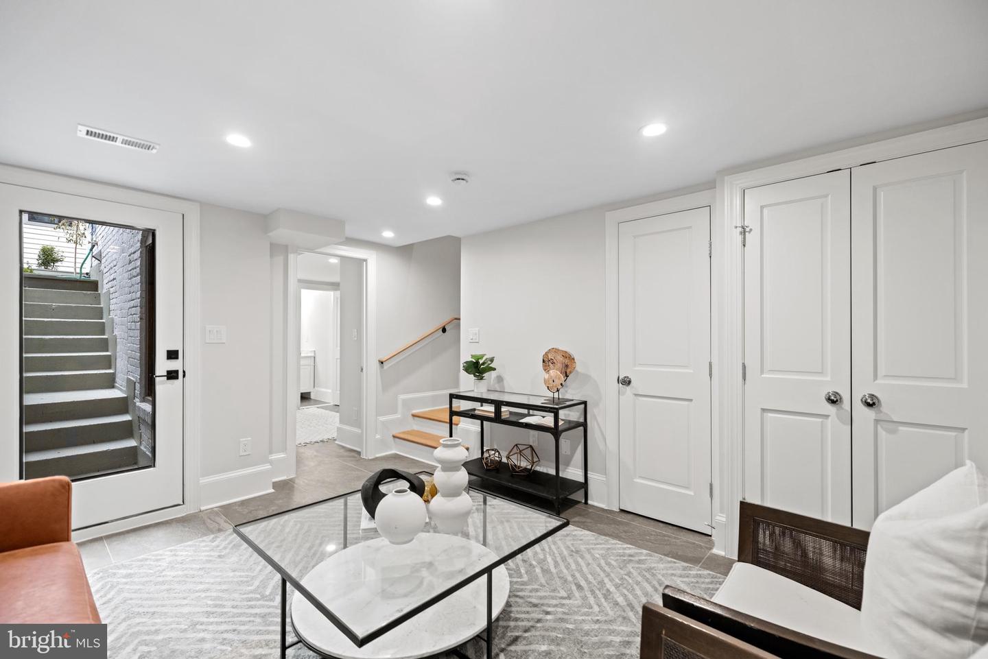 1851 Vernon St NW