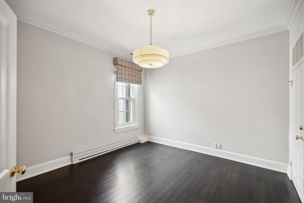 2805 Q St NW