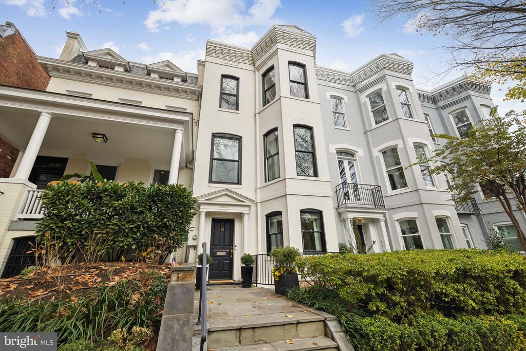 2805 Q St NW