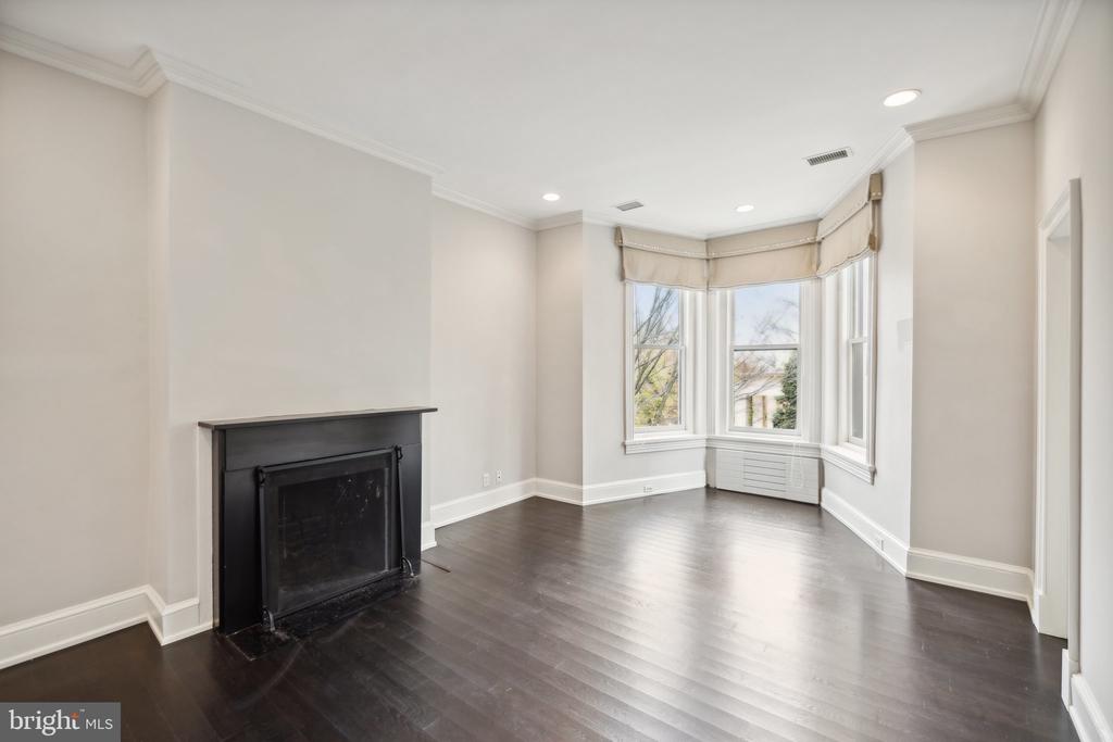 2805 Q St NW