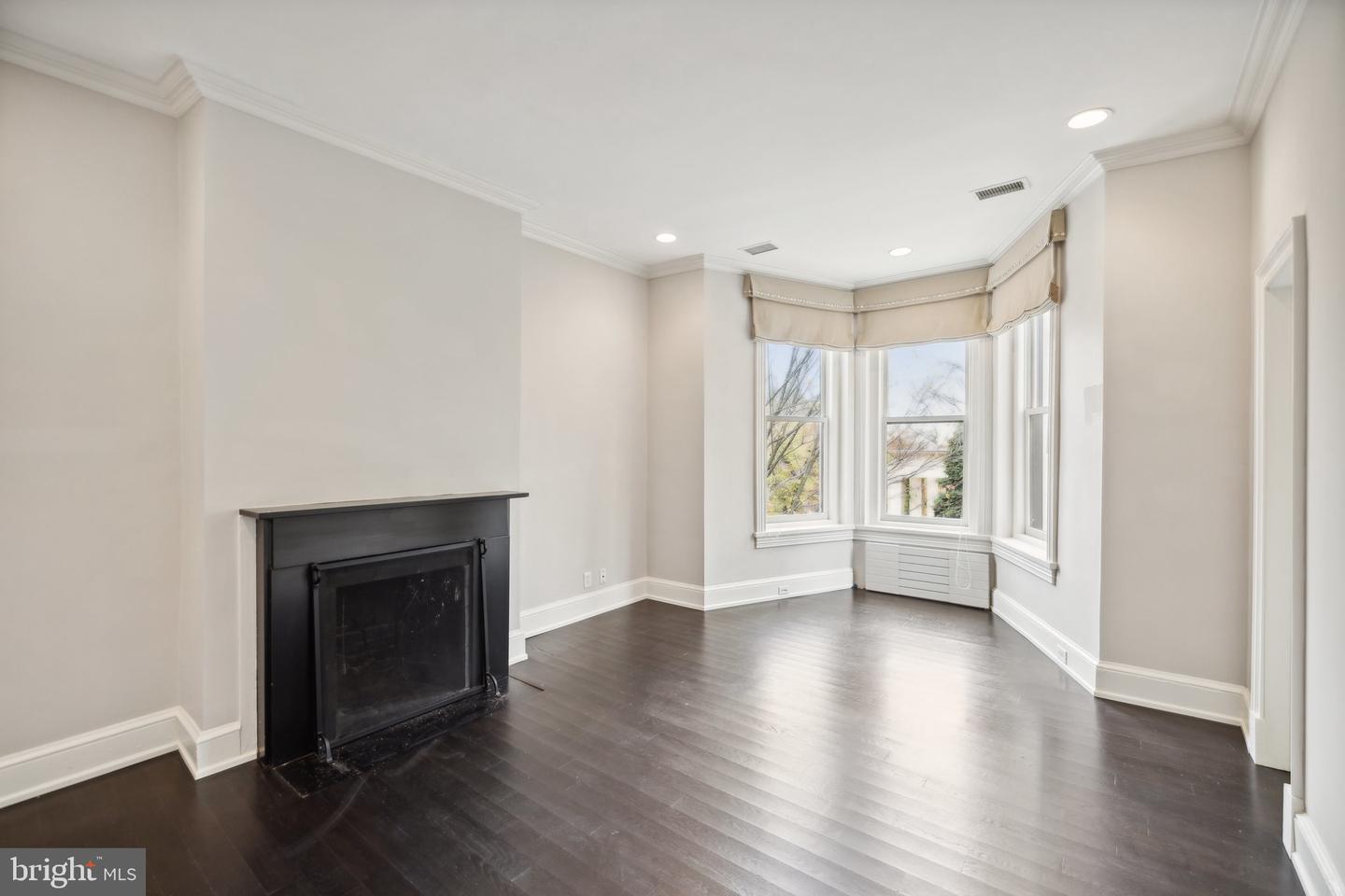 2805 Q St NW