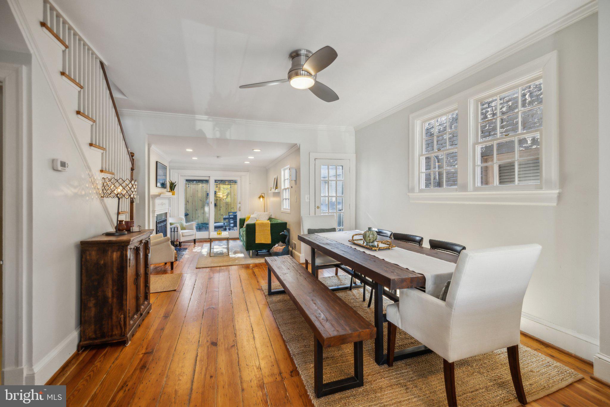 2812 Dumbarton St NW