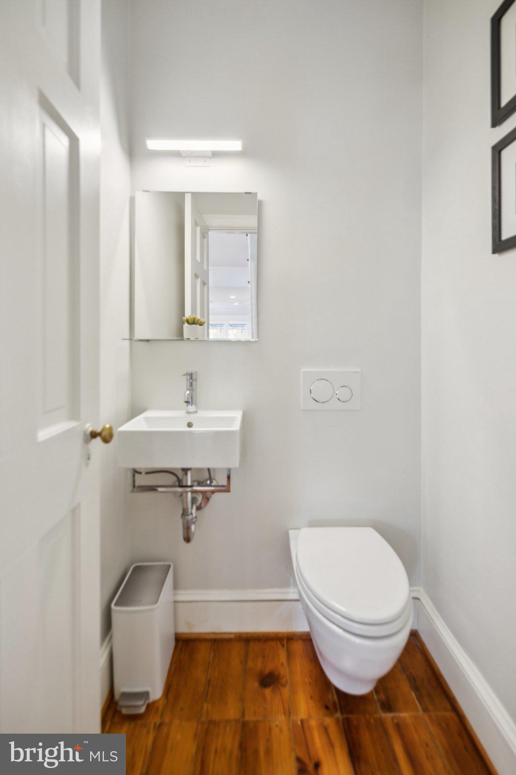 2812 Dumbarton St NW