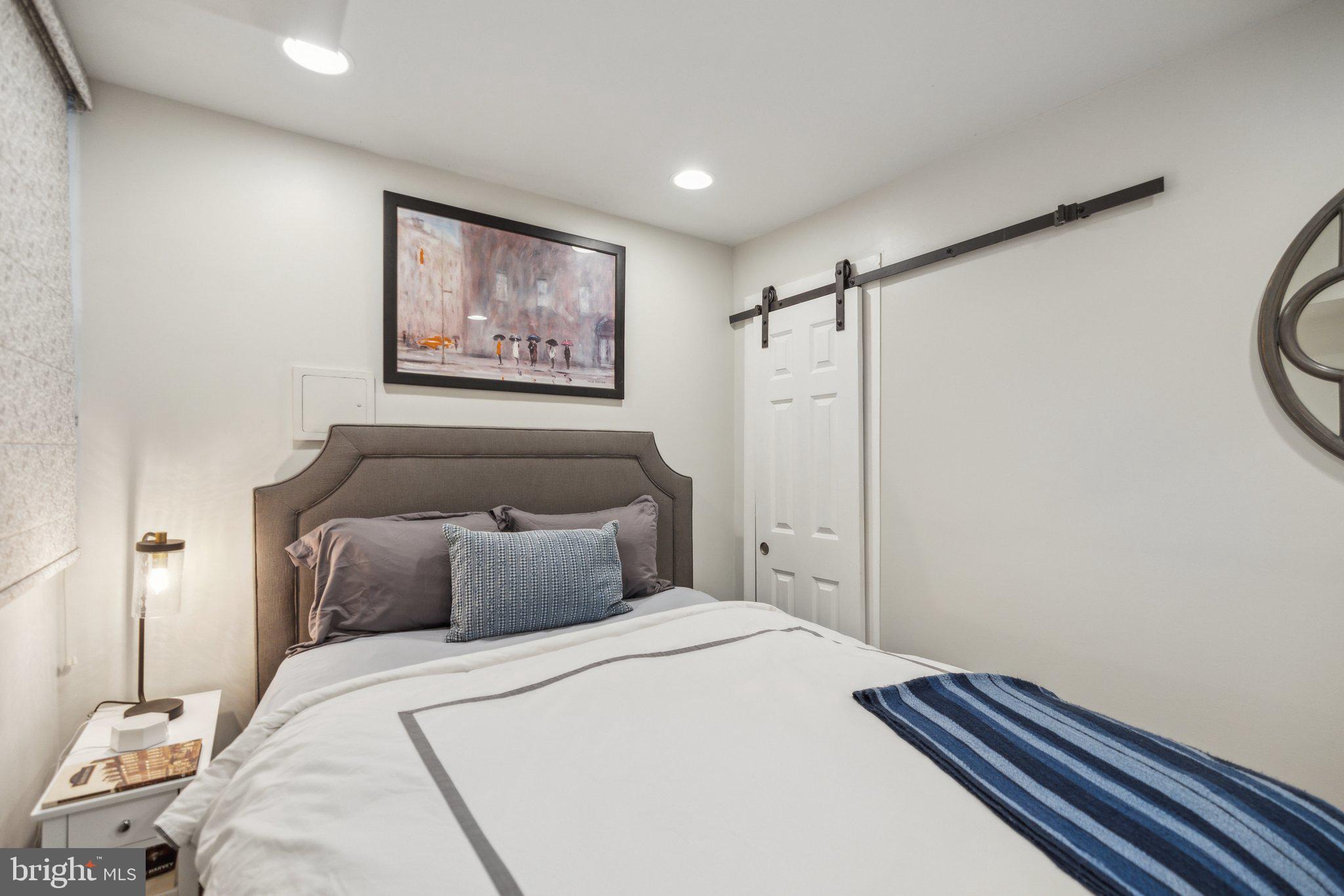 2812 Dumbarton St NW