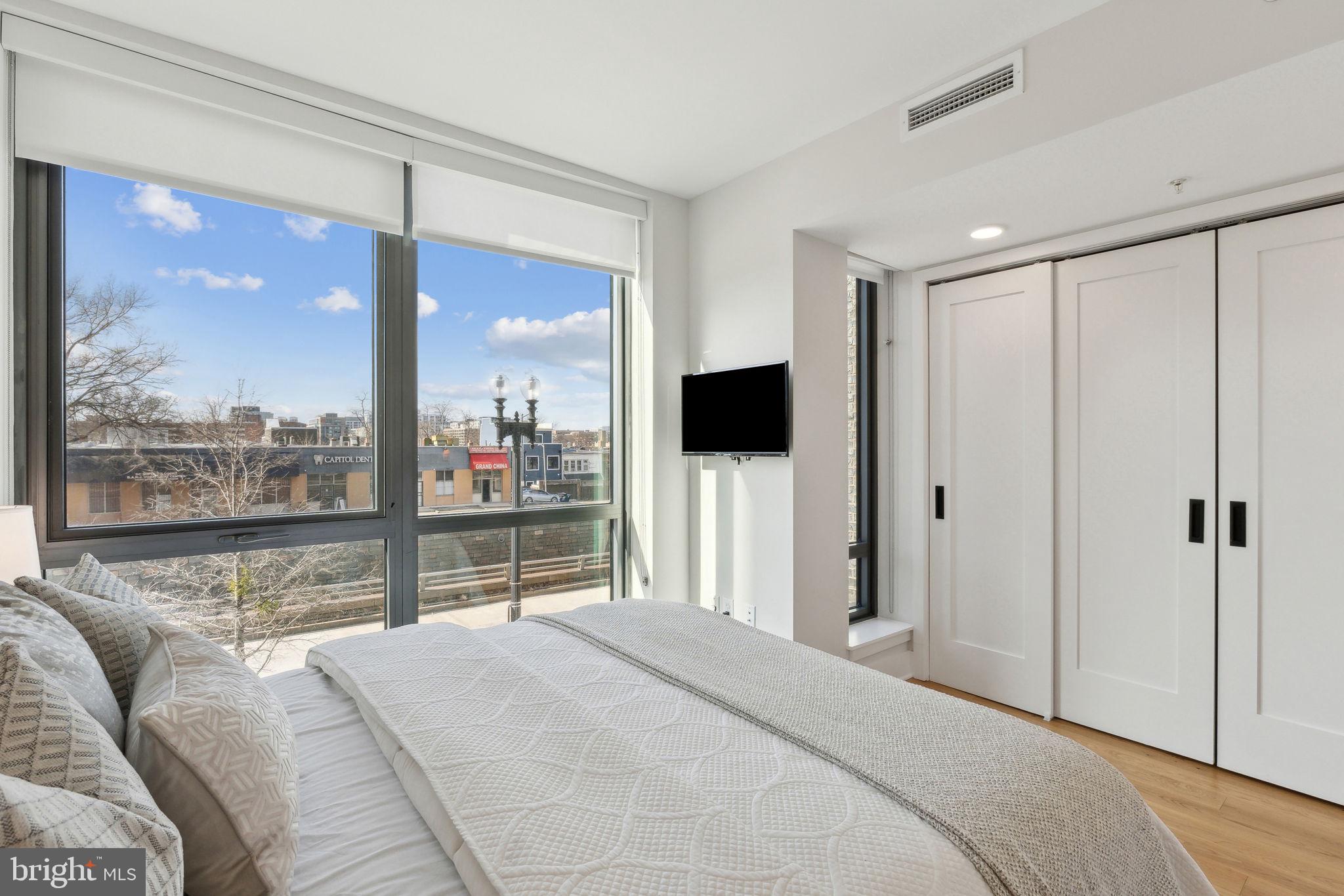 1211 van St SE #Th-1d