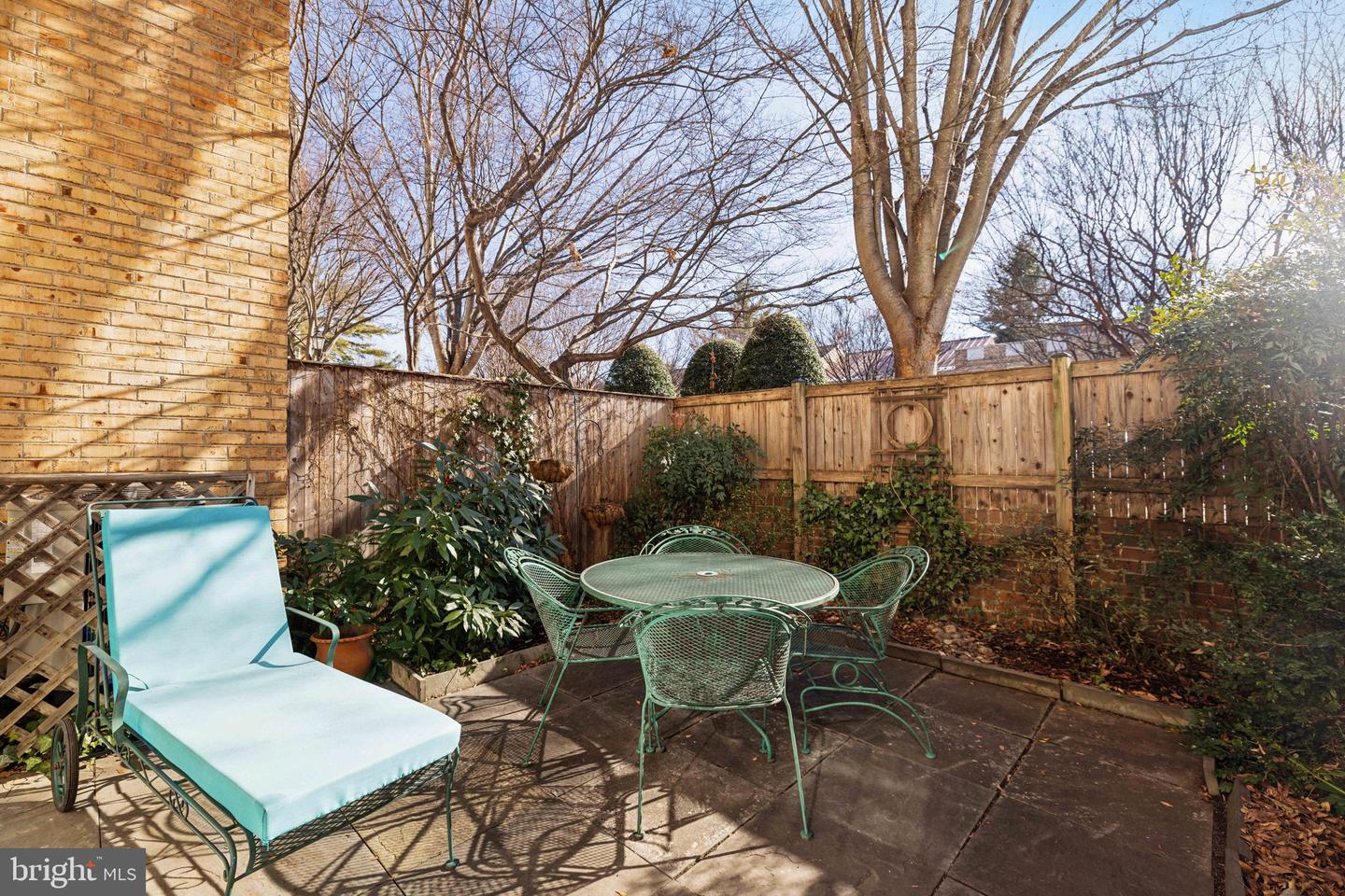 3285 Sutton Pl NW #D