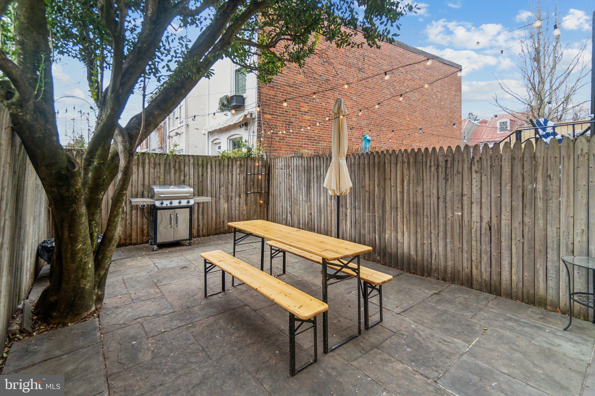 3250 Q ST NW