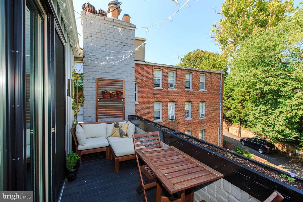 3035 Q St NW #5