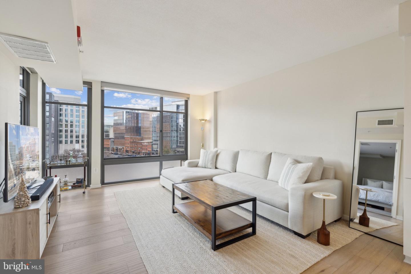 475 K St NW #611