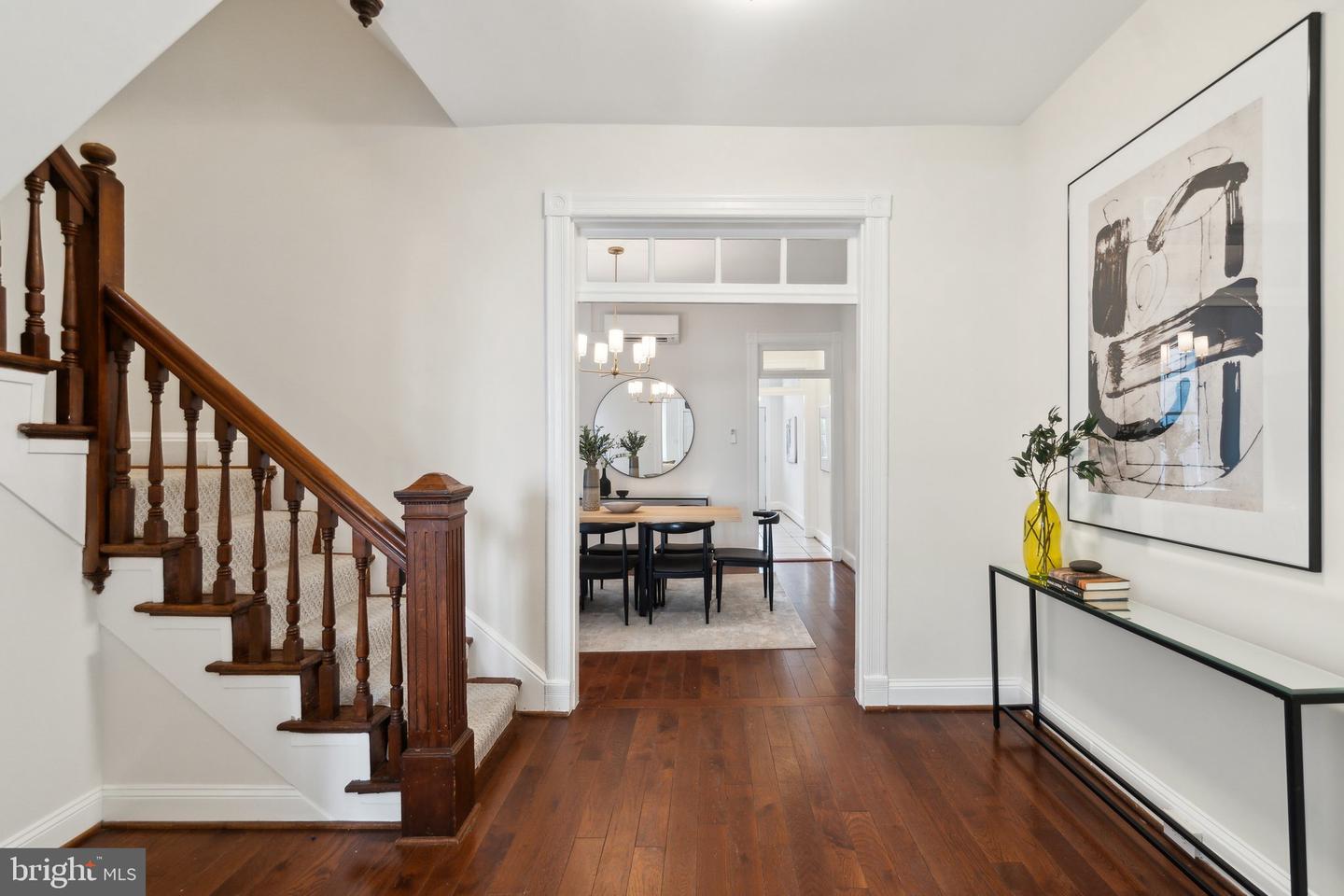 2710 P St NW