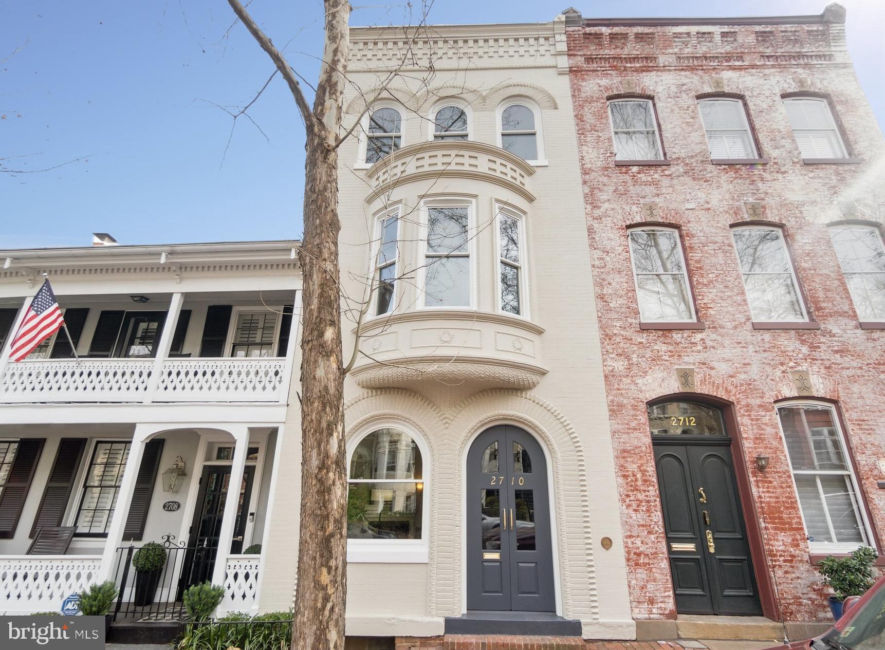 2710 P St NW