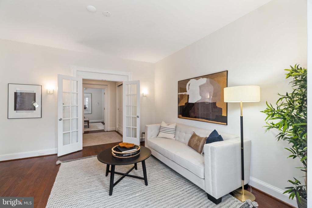 2710 P St NW