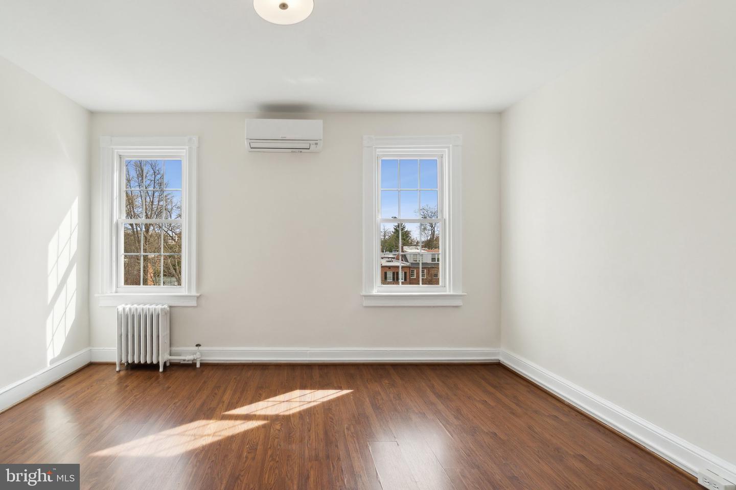 2710 P St NW