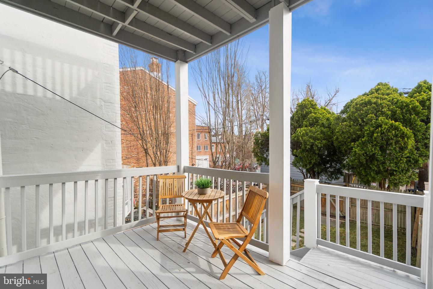 2710 P St NW