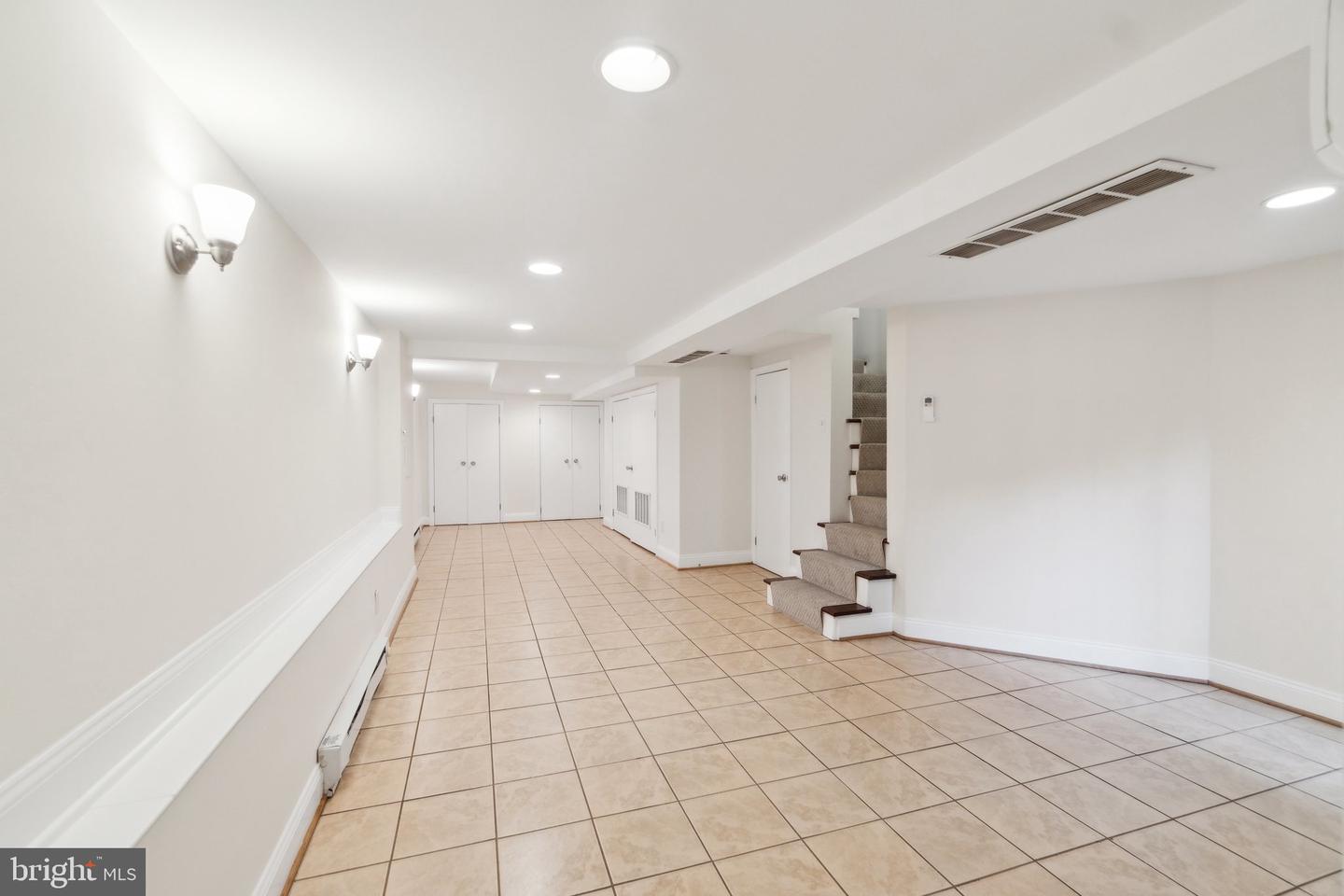 2710 P St NW