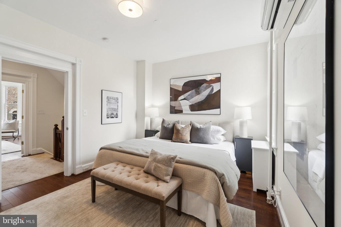2710 P St NW