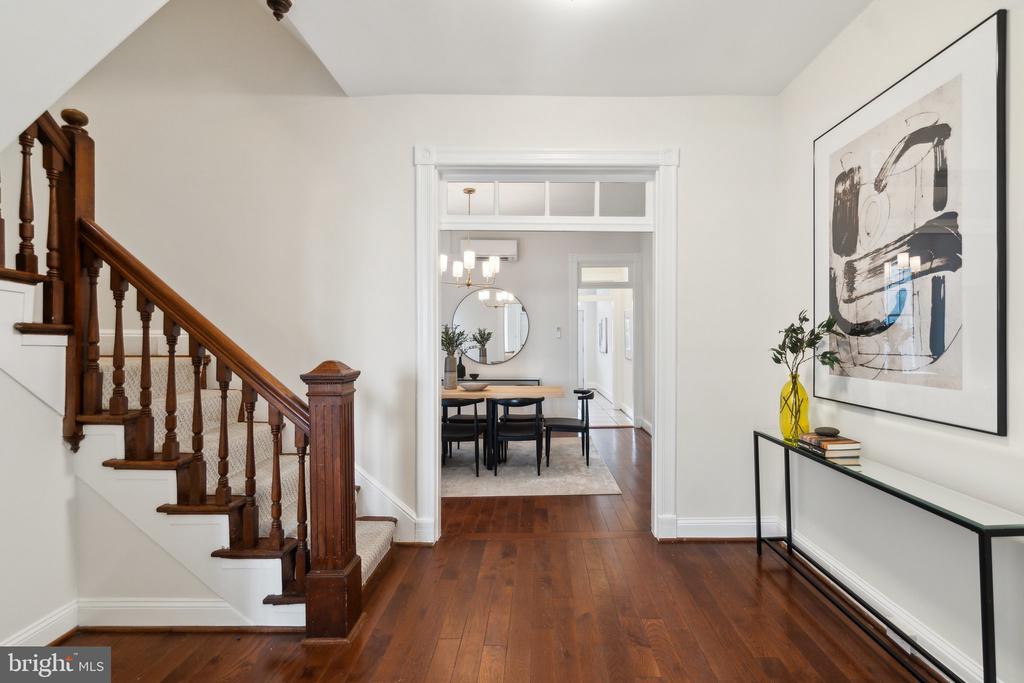 2710 P St NW