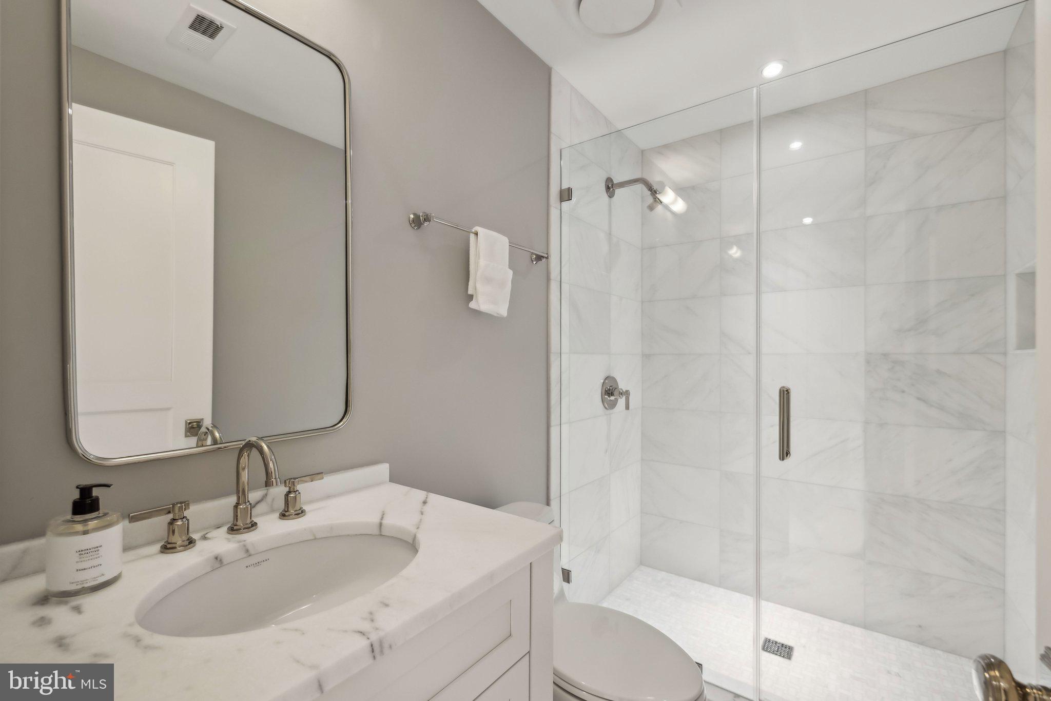 3314 1/2 Volta Pl NW